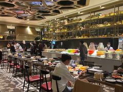 大堂-钱小奴海鲜自助黑金店(杭州滨江龙湖店)