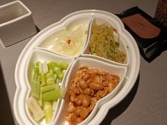 -左庭右院鲜牛肉火锅黑金店(陆家嘴中心店)