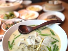 荣家招牌黄鱼汤面-荣家黄鱼面(南京西路店)