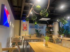 -臻鲜燕海鲜融合餐厅(金陵style店)