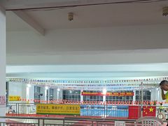 -领晟体育蓝天花园室内游泳馆
