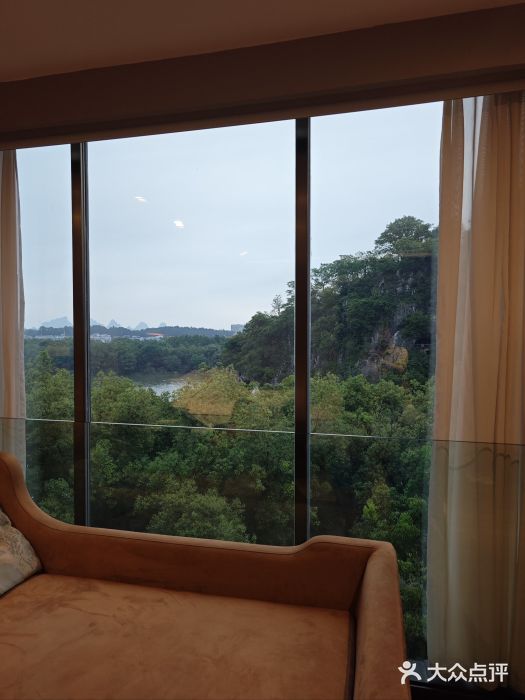 璟象酒店-爱丽坊景观餐厅图片