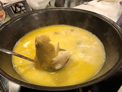 -鲜入围煮花胶鸡海鲜火锅