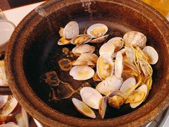 石锅蚬子-鸣记脆皮烤鱼·海鲜烤鱼(三八广场店)