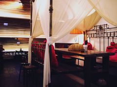 -Cuc Gach Quan Restaurant