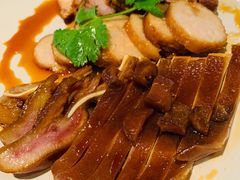 猪耳肉卷五花肉三拼-MR鹅外