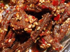 麻辣牛肉干-鑫记婆婆兔·成都特产·兔头手撕兔(太古里店)
