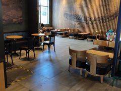 大堂-星巴克臻选(舟山凯虹广场店)