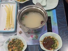 -名都晓荷塘主题火锅(春光路店)