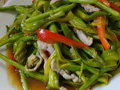 -赋石水库船头鱼红房子饭店