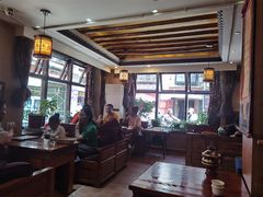 靠窗位-玛禄藏膳(五分店)