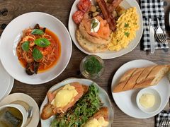 -ROAST coffee & eatery