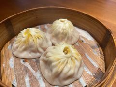 六月黄蟹粉鲜肉大包-新荣记(西溪湿地店)