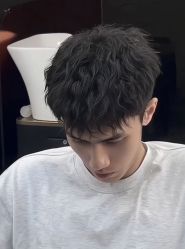 -尤司男士国潮理发馆