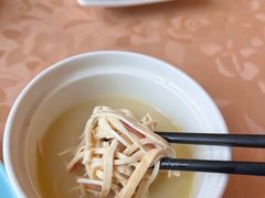 -新镇江酒家(南京西路店)