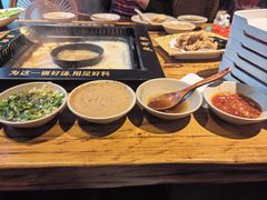 -老牌坊云南鱼豆花火锅(爱建店)
