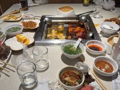 -海底捞火锅鲜切牛肉主题店(长寿路店)