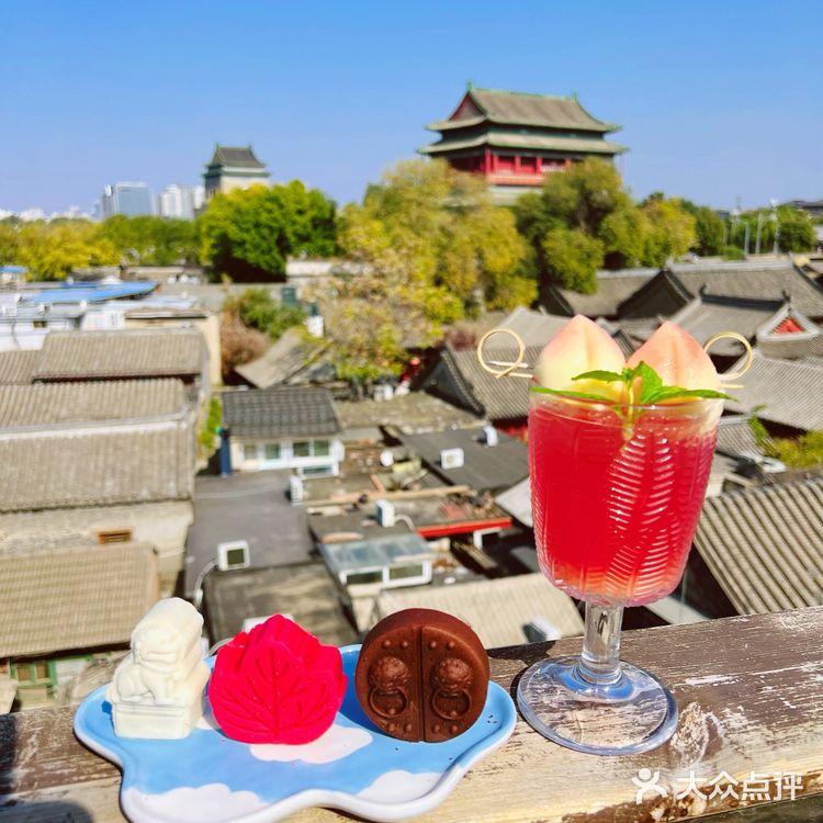 北平的秋天🍁，藏在这家绝美屋顶露台咖啡店☕️｜糖房咖啡