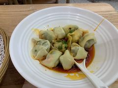 红油荠菜大馄饨-弄堂咪道-饭香·面香·馄饨香(汇锦广场店)