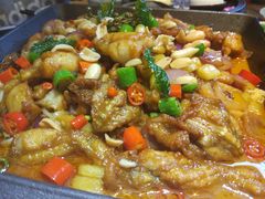 馋嘴牛蛙锅-蜜桃餐厅·江浙融合菜(荟聚购物中心店)