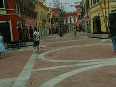 android_upload_pic-枫叶小镇奥特莱斯