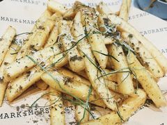 -Mark&Mars Restaurant