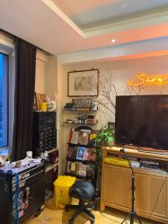 -SNOW TATTOO STUDIO