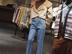 -URBAN REVIVO(济南领秀城贵和购物中心店)