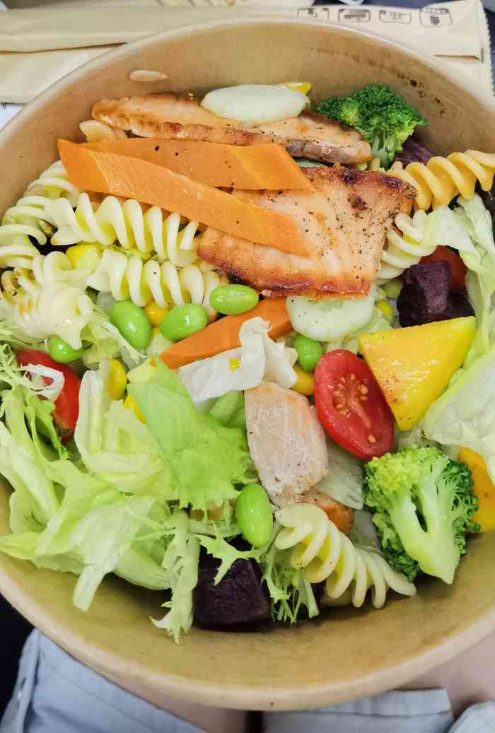 纤度创意轻食(银泰城店)-"打工人吃的饱的轻食沙拉01外卖推荐 种.