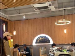 大堂-围炉肉舍丹东海鲜烤肉·烤活鳗(步行街店)