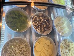 -牛满溢·自助潮汕鲜牛肉火锅(龙汇路店)