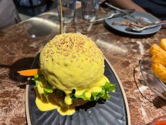 瀑布芝士牛肉汉堡-Let'sBURGERplus·非常创意汉堡(三里屯店)