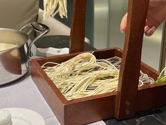 -红鼎豆捞·非遗鲍皇汤火锅(宝丰路店)