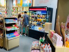 -良品铺子(白云新世界店)