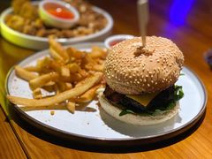 手撕澳洲牛肉汉堡-MARU玛露音乐餐厅(前滩世贸店)