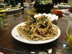 -那家老院子东北菜·饺子·小鸡炖蘑菇(艳华街店)