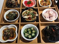 九宫格玲珑前菜-新仙清汤牛腩(铜锣湾店)