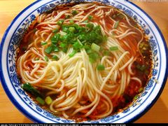 -渝之汇牛肉豌杂面
