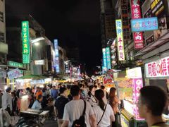 -六合夜市