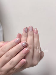 -花岐款式专研健康美甲沙龙