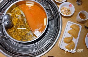 Pork Shank White Sour Soup Pot
