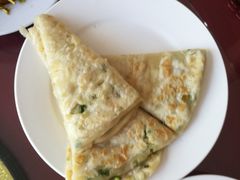 葱花饼-北京龙庆四季香农家饭庄·灶台鱼·碳烤虹鳟鱼(龙庆峡店)