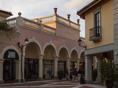 -佛罗伦萨小镇广佛名品奥特莱斯(疏港路店)