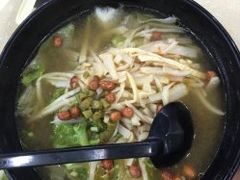 -龙记桂林米粉(财满街店)