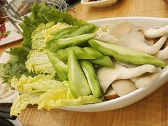素菜什菌组合-为什么牛潮汕牛肉火锅(万胜广场店)
