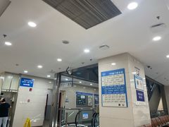 -复旦大学附属华山医院-停车场