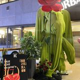 北京也有超大玫瑰花了，一次六朵[加油]给你最浪漫的惊喜[礼花]