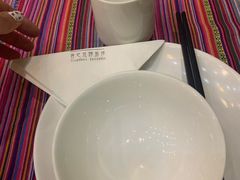 -香巴拉云南餐厅(华莱坞店)