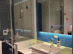 -珠海拱北口岸智选假日酒店