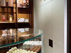 面包甜点陈列柜-Laderach 莱德拉(上海环贸iapm店)